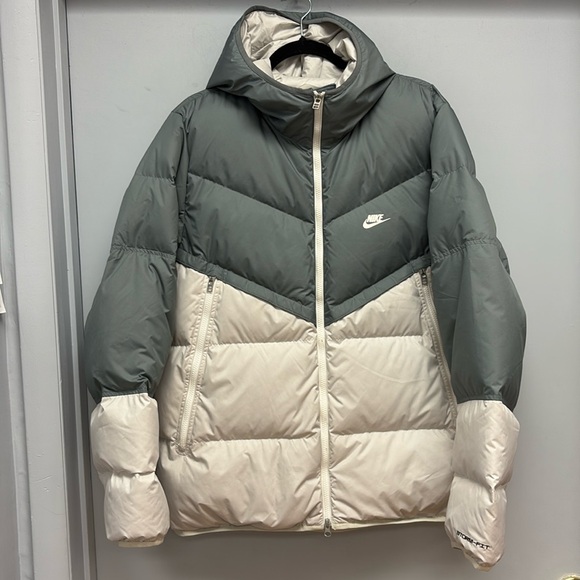 Nike Men’s Sportswear Storm-Fit Windrunner Down-Filled Jacket Size Large